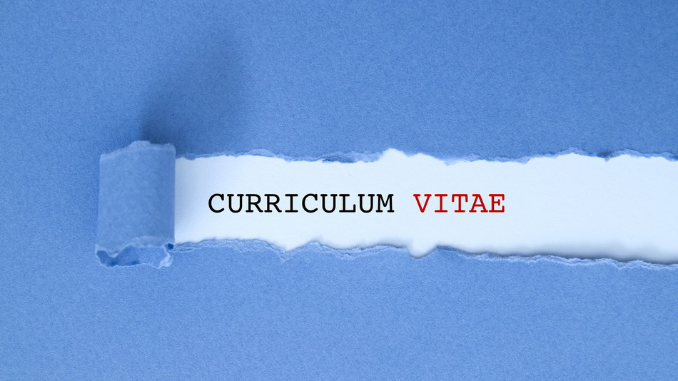 Cuando la trayectoria profesional es limitada o se desea un cambio, saber cómo hacer un currículum vitae y qué destacar marca la diferencia para acceder al mercado laboral actual