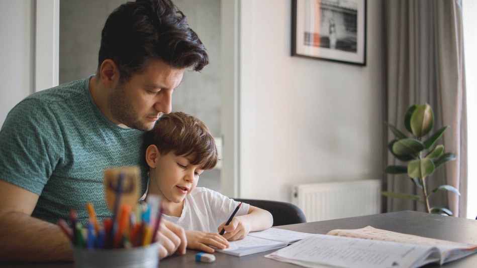 A la hora de elegir el m&eacute;todo educativo a emplear en el homeschooling es conveniente tener en cuenta cuestiones como la edad del menor, su estilo de aprendizaje, el tiempo disponible de los progenitores, los objetivos acad&eacute;micos