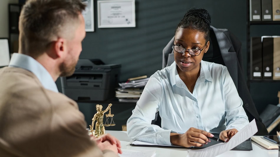 la figura del abogado bancario se ha vuelto esencial