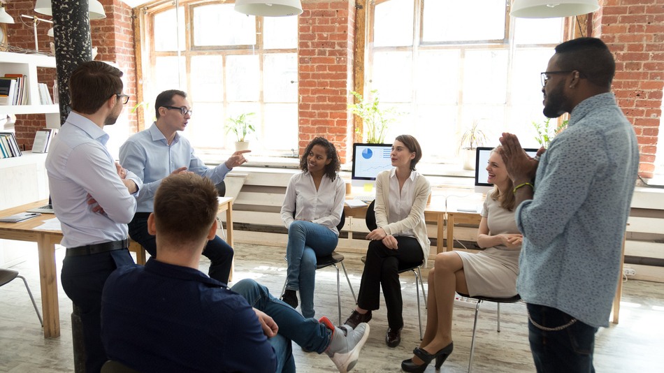El coaching para directivos no solo mejora el liderazgo para directivos a nivel individual sino que también ofrece numerosos beneficios para las empresas