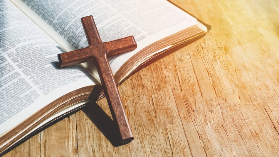 El estudio del mensaje cristiano permite a los profesores de Religión ofrecer al alumnado los elementos básicos de la enseñanza cristiana en la escuela