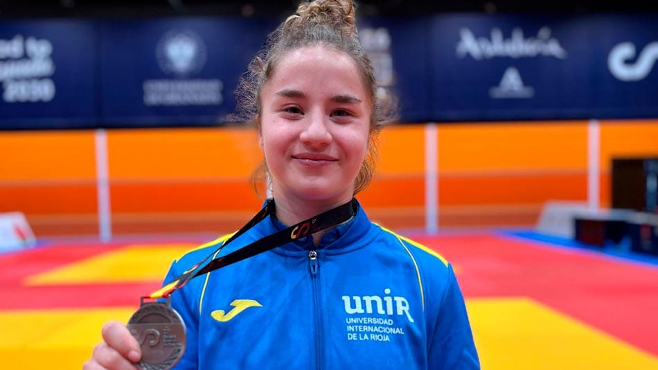 La alumna Laura Gómez Antona ha revalidado su medalla en los CEU.