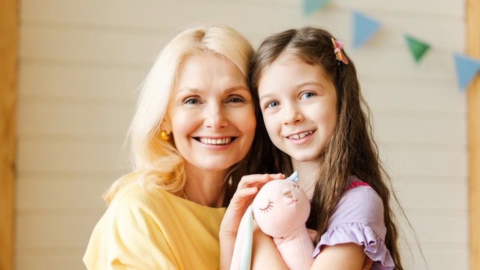 Fomentar la intergeneracionalidad a través de relaciones horizontales y continuadas entre jóvenes y mayores favorece el aprendizaje mutuo, el desarrollo personal y el enriquecimiento comunitario