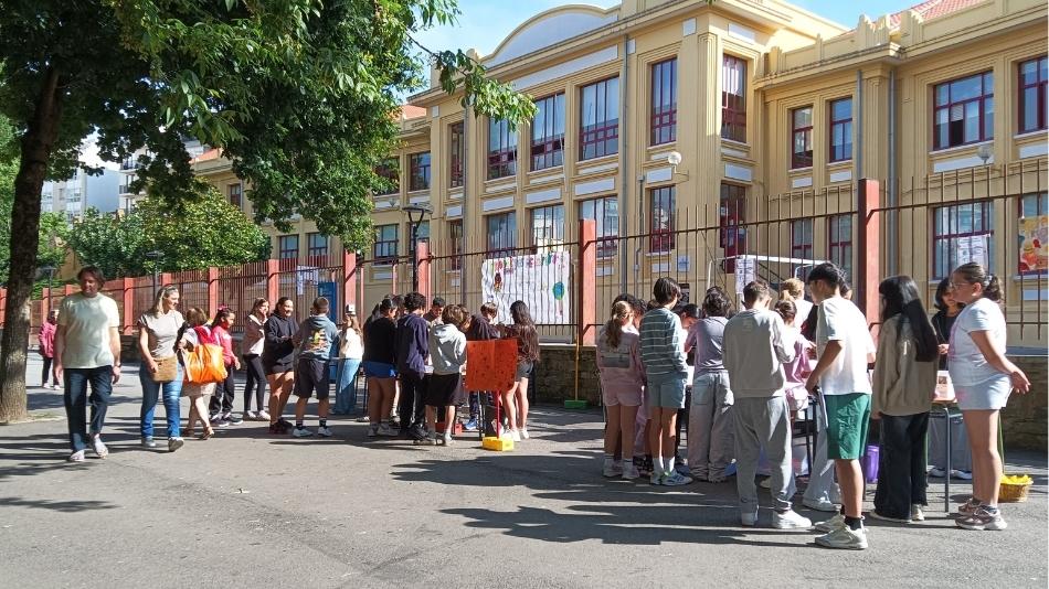 Cerca de 150 personas se acercaron a ver los proyectos.