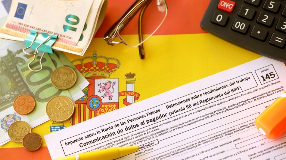 Los tributos permiten a los gobiernos obtener los recursos necesarios para garantizar el funcionamiento de los servicios públicos y el desarrollo de un país