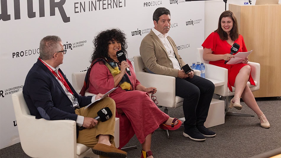 El primer panel se centró en investigaciones con perspectiva de género, cultura preventiva y evaluación psicosocial.
