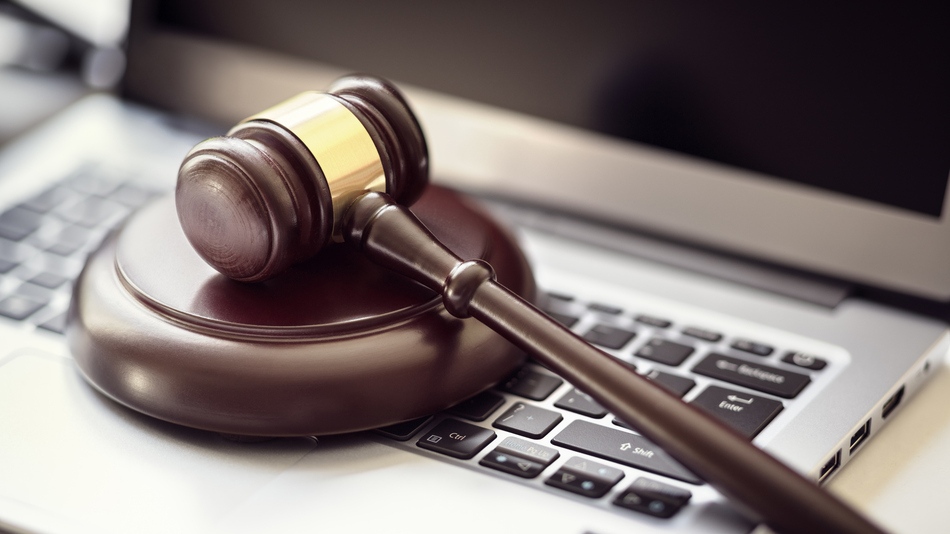 La rama del derecho especializada en la legislación que regula el uso de las nuevas tecnologías es lo que se conoce como derecho digital