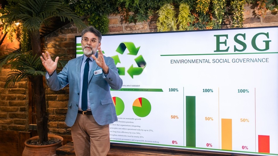 La sostenibilidad ambiental busca mantener el equilibrio entre la actividad humana y los ecosistemas