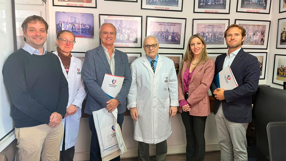 UNIR se reunió con el Dr. Francisco Klein (tercero por la derecha), decano de la Facultad de Ciencias Médicas de la la Universidad de Favaloro.