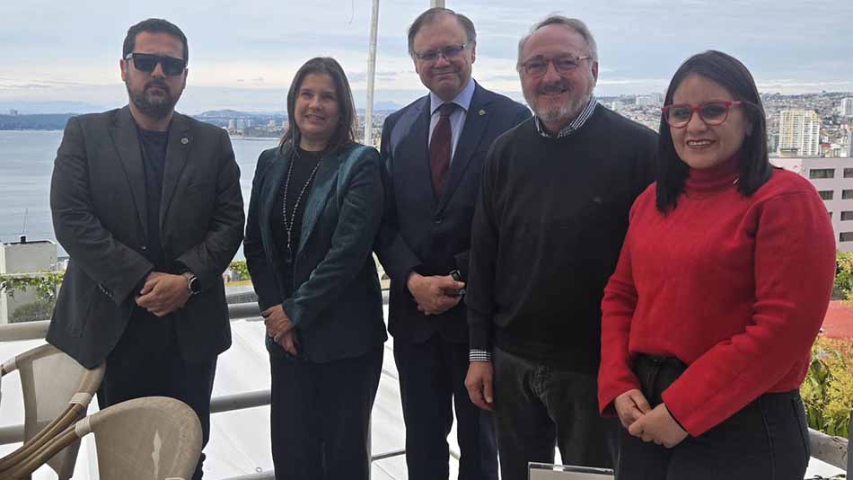 Reunión con el equipo de Valparaiso.