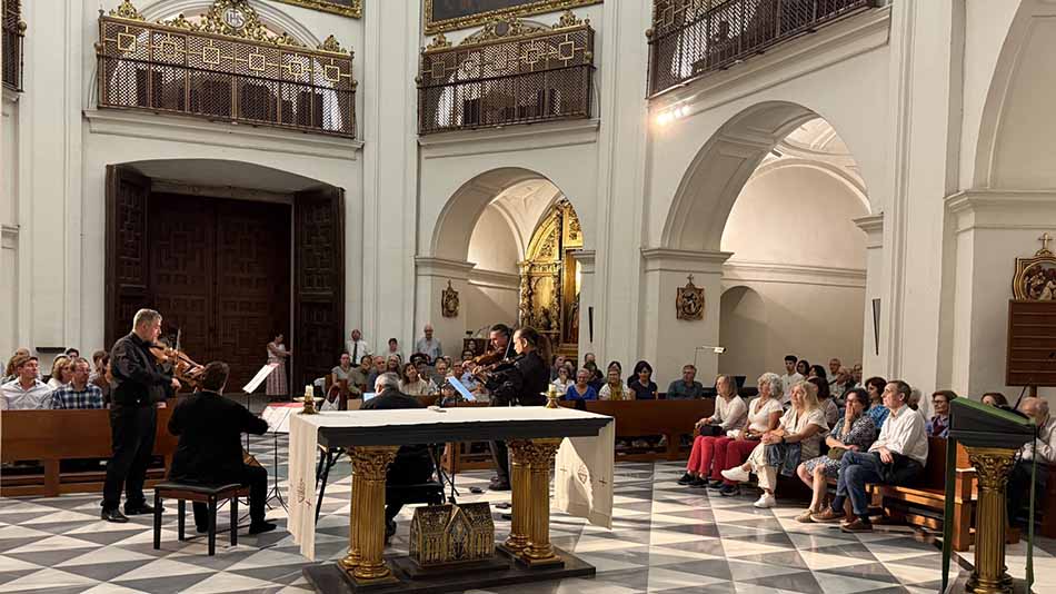 Pablo Bárcenas Tatay y Simón García Jiménez, (violines); Natxo Sanz de Galdeano (viola); Sara Moneo Elejabarrieta (violonchelo); y Jorge Lhez