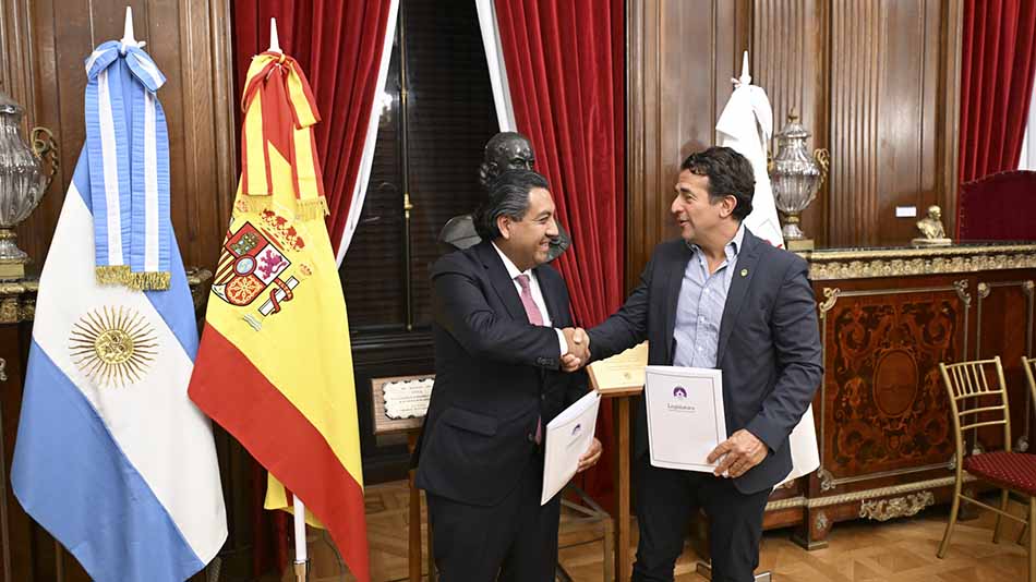 Un momento del encuentro en la sede de la Legislatura porteña.