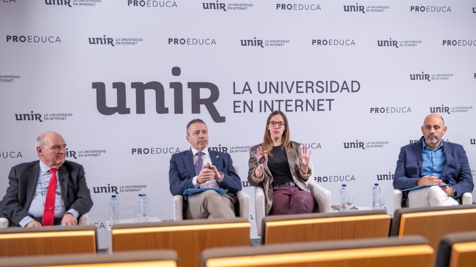 Panelistas del seminario de UNIR sobre gobernanza de la IA.