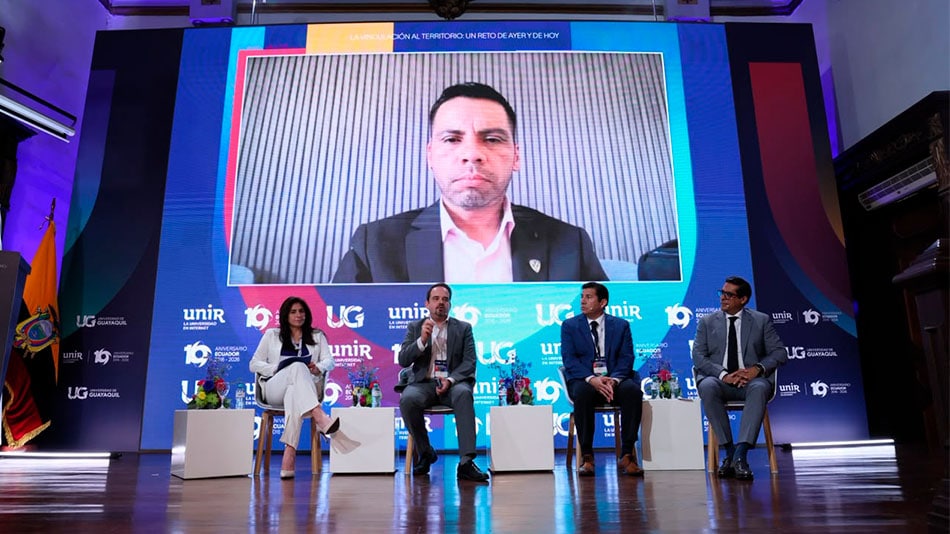 Tercera mesa redonda &lsquo;La vinculaci&oacute;n al territorio: un reto de ayer y de hoy&rsquo;.