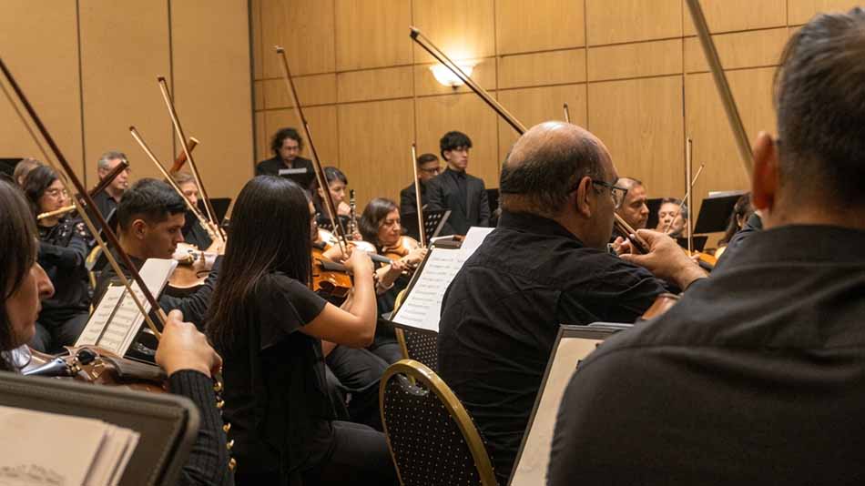 La orquesta sinfónica de la Universidad Católica de Salta (UCASAL).