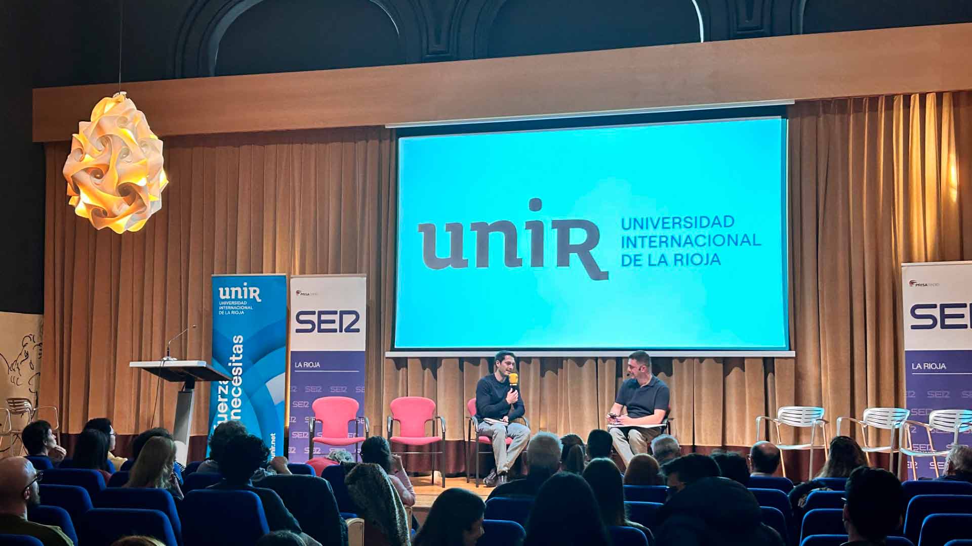 Javier Romero, experto de ESIT, durante las VI Jornadas de la Juventud.
