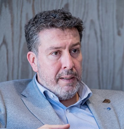 Ángel Uzquiza, Experto Asociado