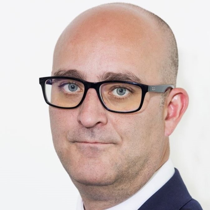 César López Alonso, Experto asociado