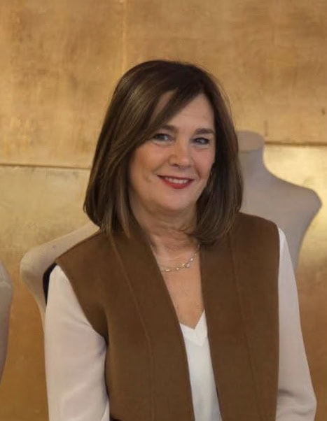 Charo Izquierdo, Experto asociado