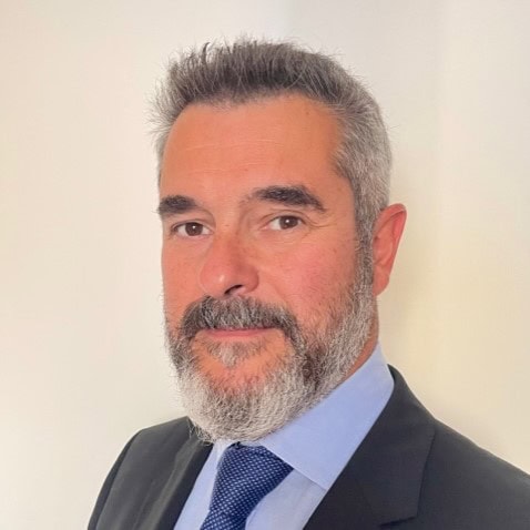 Eduardo Urrestarazu Miñaur, Experto asociado