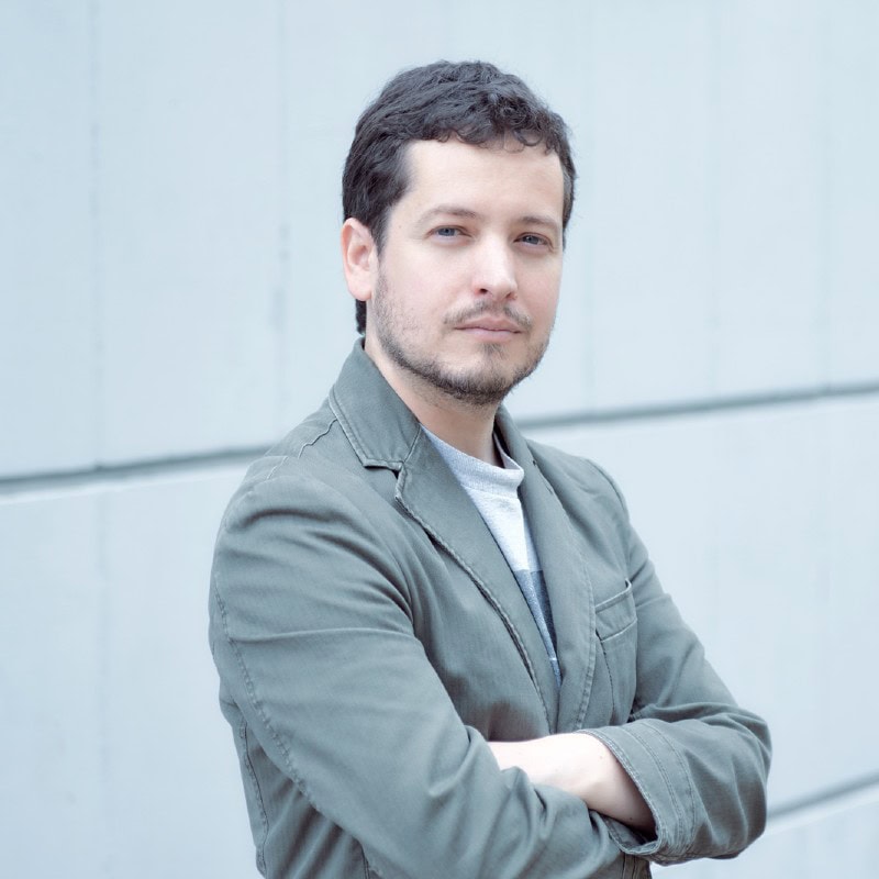 Enrique Bazo, Experto asociado