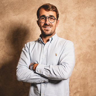 Hugo Criado, Experto Asociado