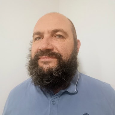 Iván Robles Agudo, Experto Asociado