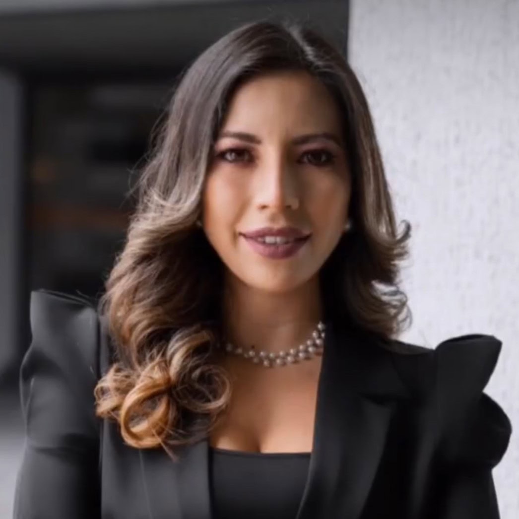 Johselyn Patricia Espinoza, Experta asociada