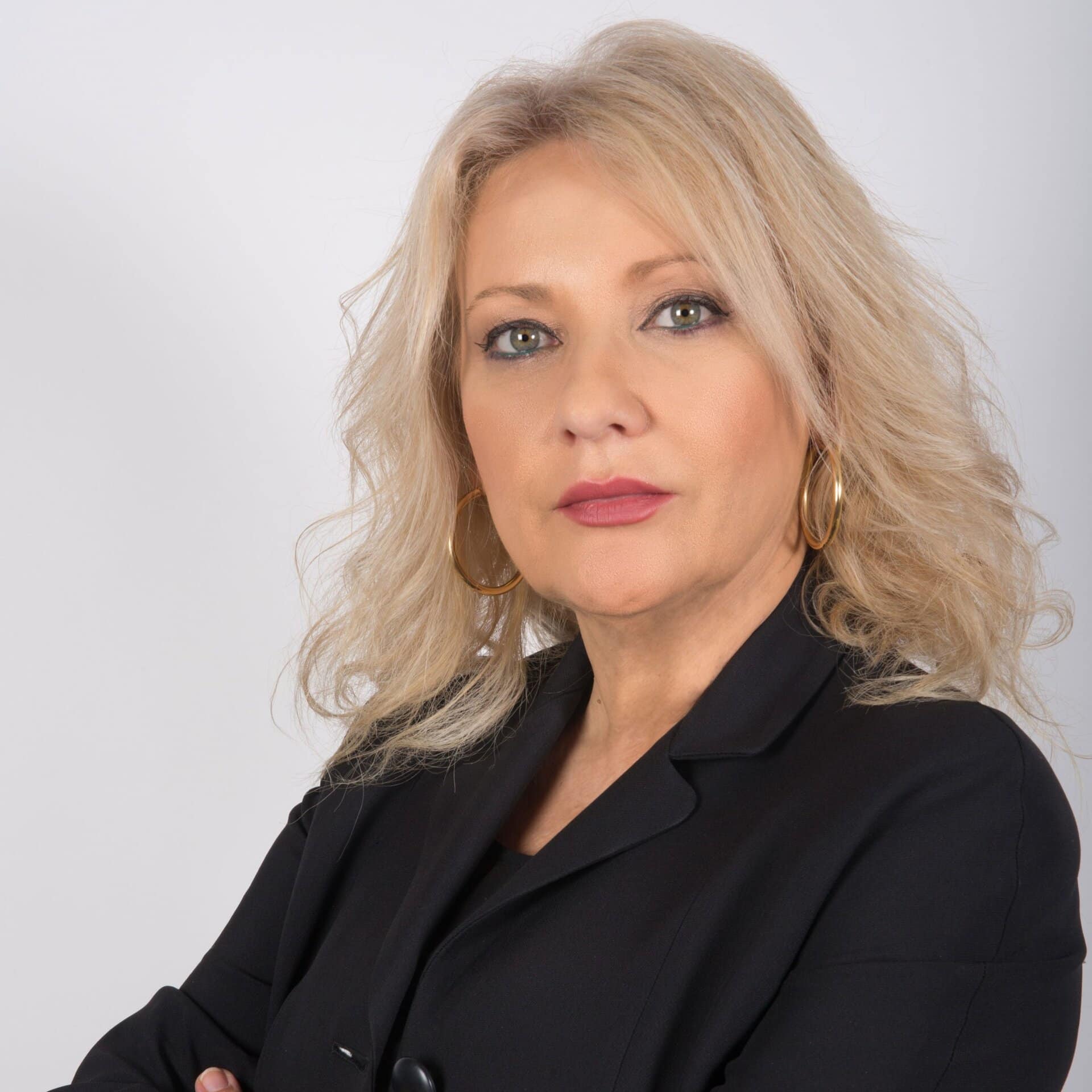 María Dolores López-Muelas Vicente, Experta asociada