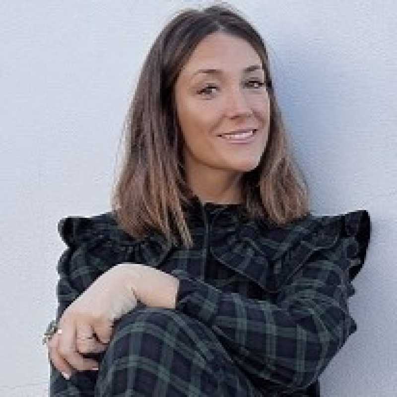 Marta Echávarri Abascal, Experta Asociada