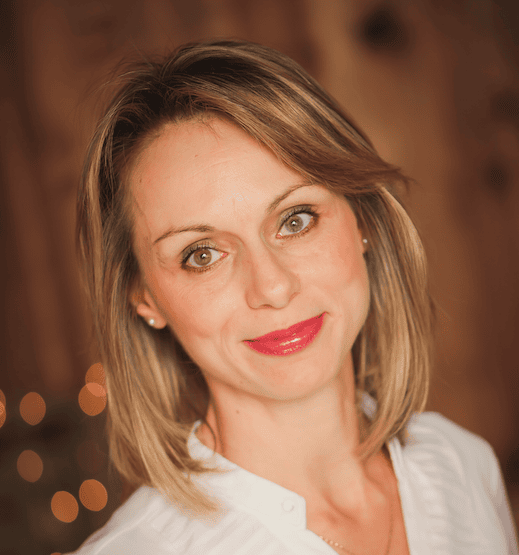 Paloma Robles Bujalance, Experta asociada