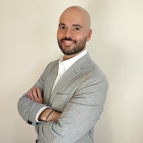 Roberto Puras Gil, Experto asociado