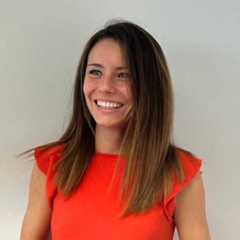 Thania Paradelo Arribas, Experta Asociada