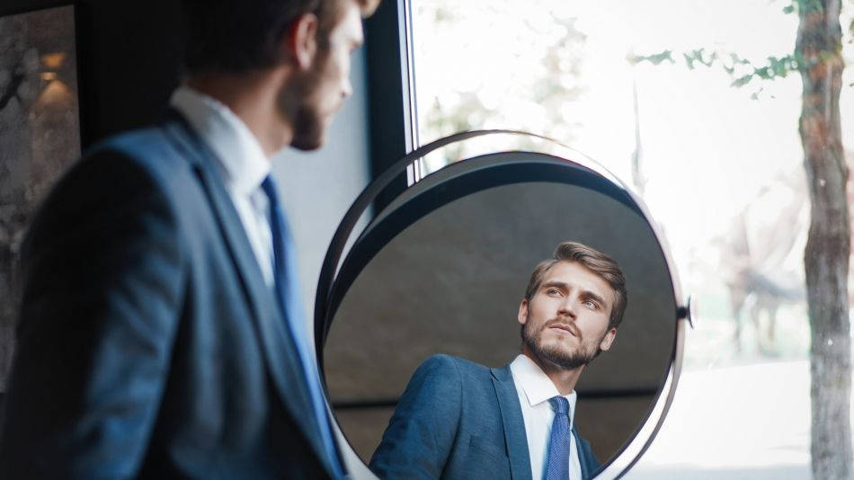 efecto espejo psicologia hombre en el espejo