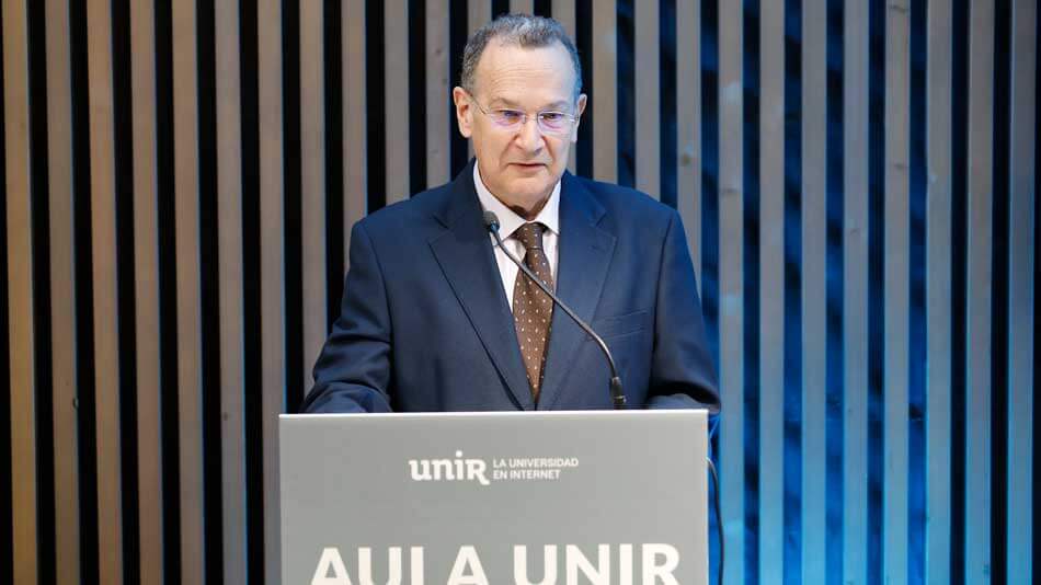 Rector UNIR en el primer Aula UNIR