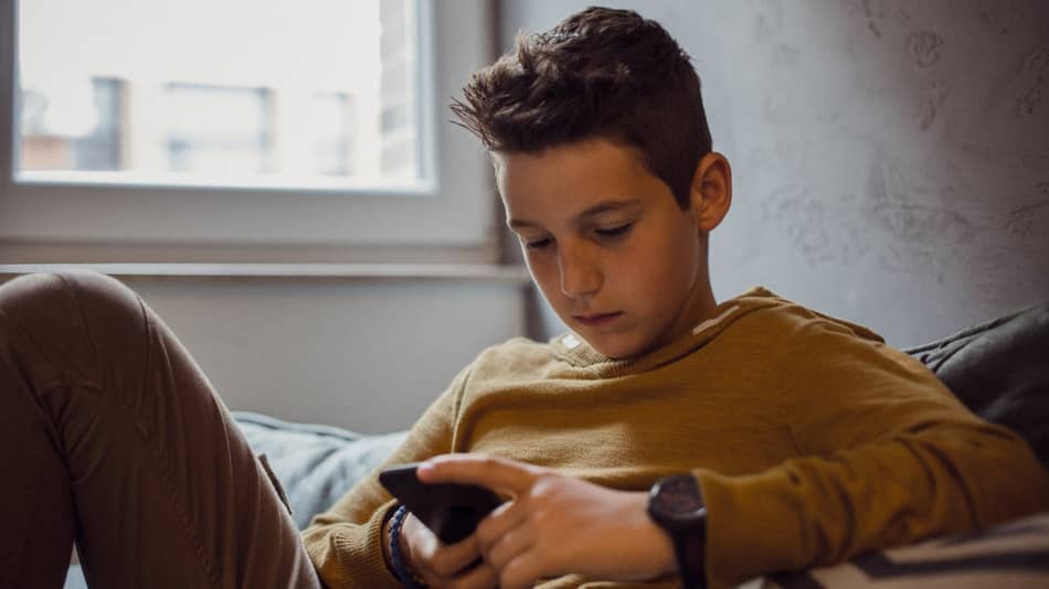 Los jóvenes y adolescentes son más propensos a paceder síndrome de Hikikomori